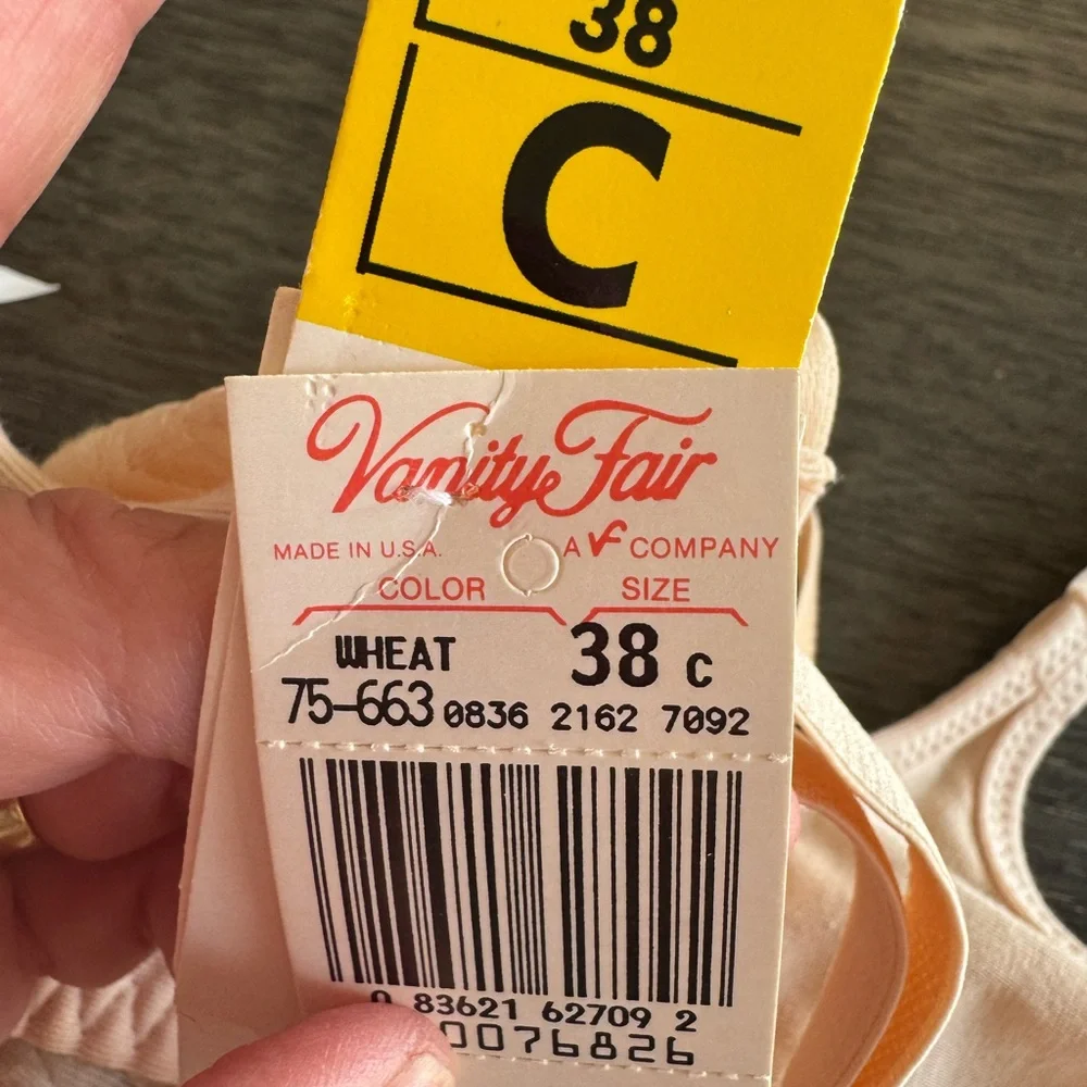 Vanity Fair Vintage 1990’s Cream Lace Underwire Demi Bra size 38C NWT - Picture 7 of 8